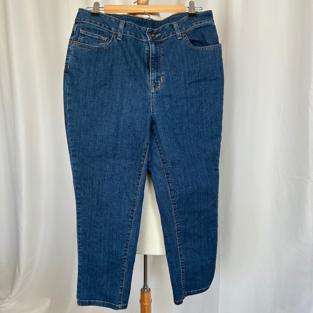 LL BEAN WOMEN'S CLASSIC FIT JEANS - 12 REGULAR